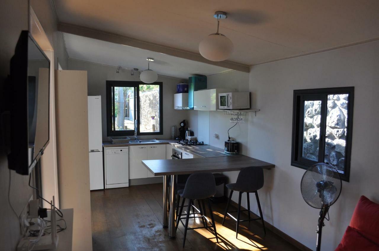 Ti Joli Caz En Bois Apartment Saint-Gilles-les Hauts Екстериор снимка
